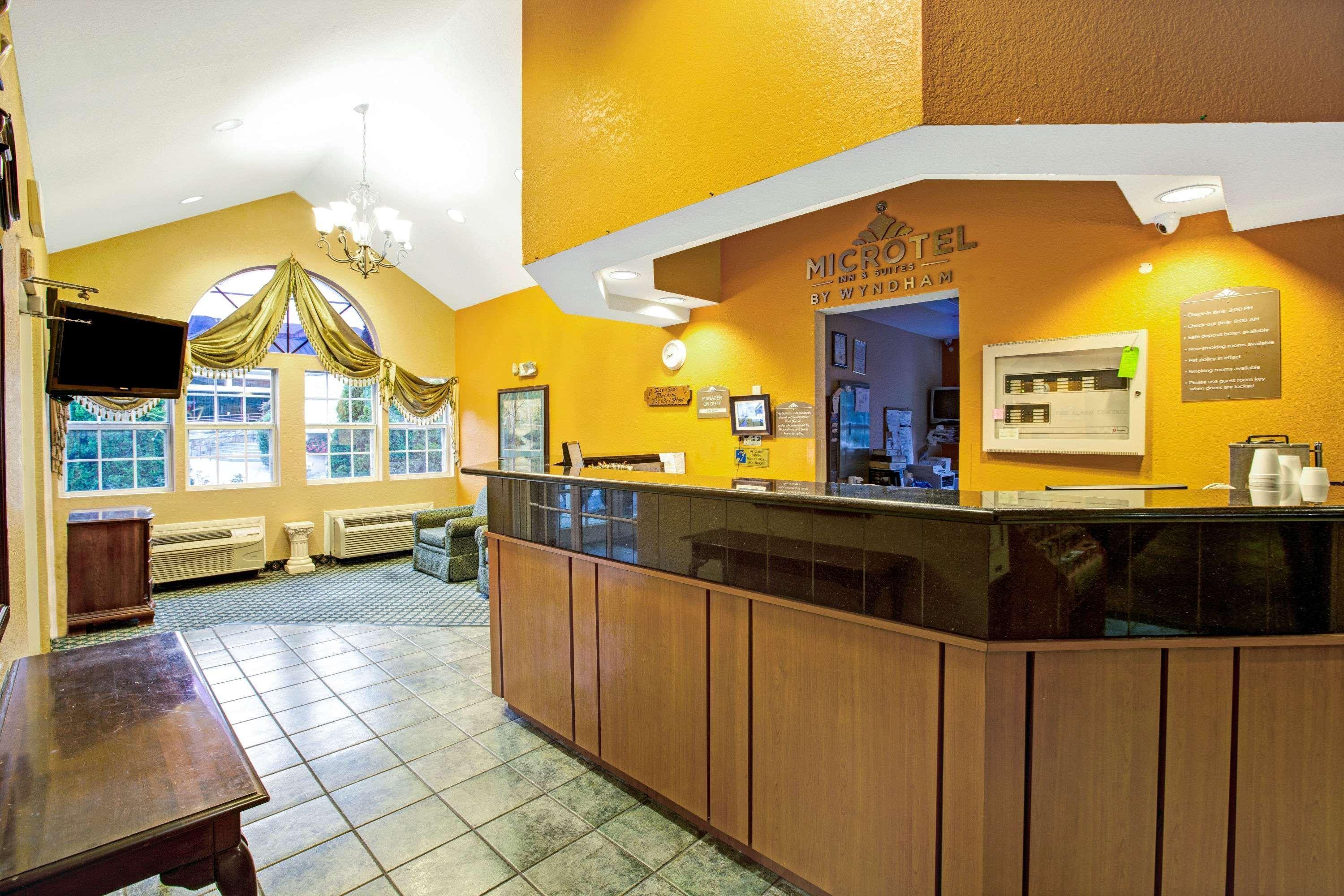 Microtel Inn & Suites By Wyndham Gatlinburg Exterior foto